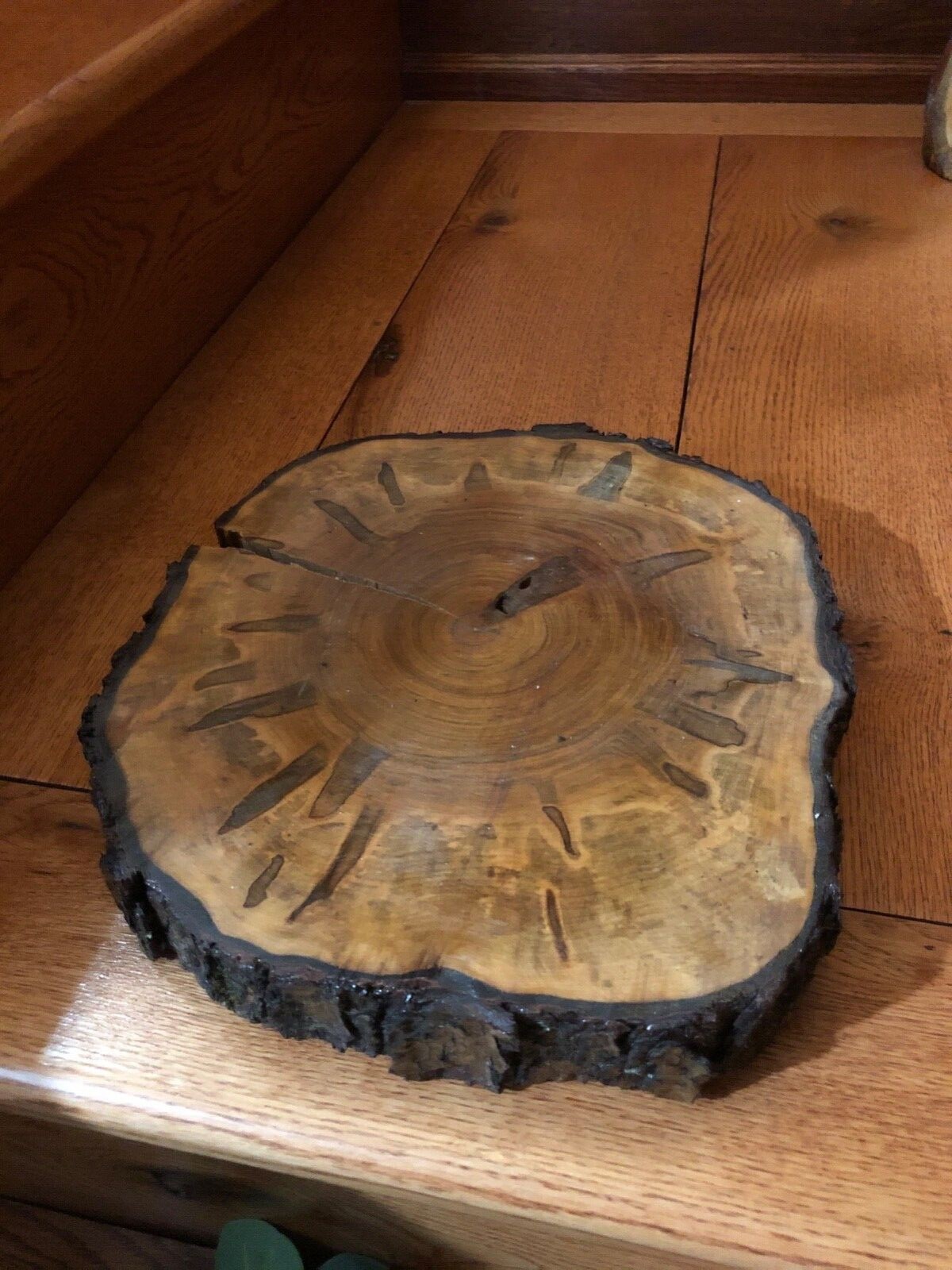 Wood Centerpiece With Lantern