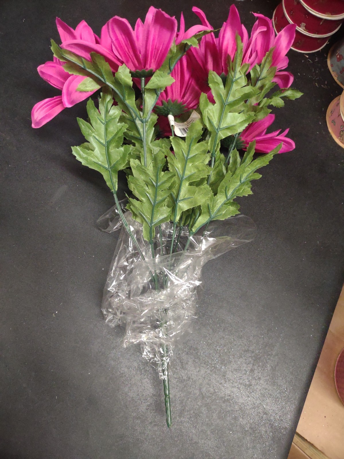 18″ Spider Dahlia, Silk Bush “Grand Teton” w 9 Stems, Hot Pink Beauty, 5″ Blooms