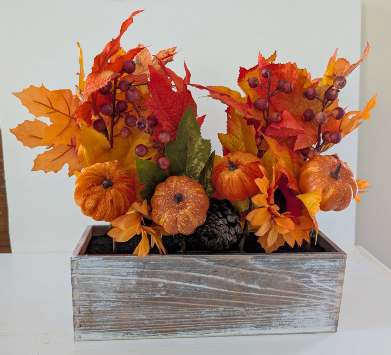 Winlyn Farmhouse Fall Floral Arrangement 11.6″w x 13″h x 4″d