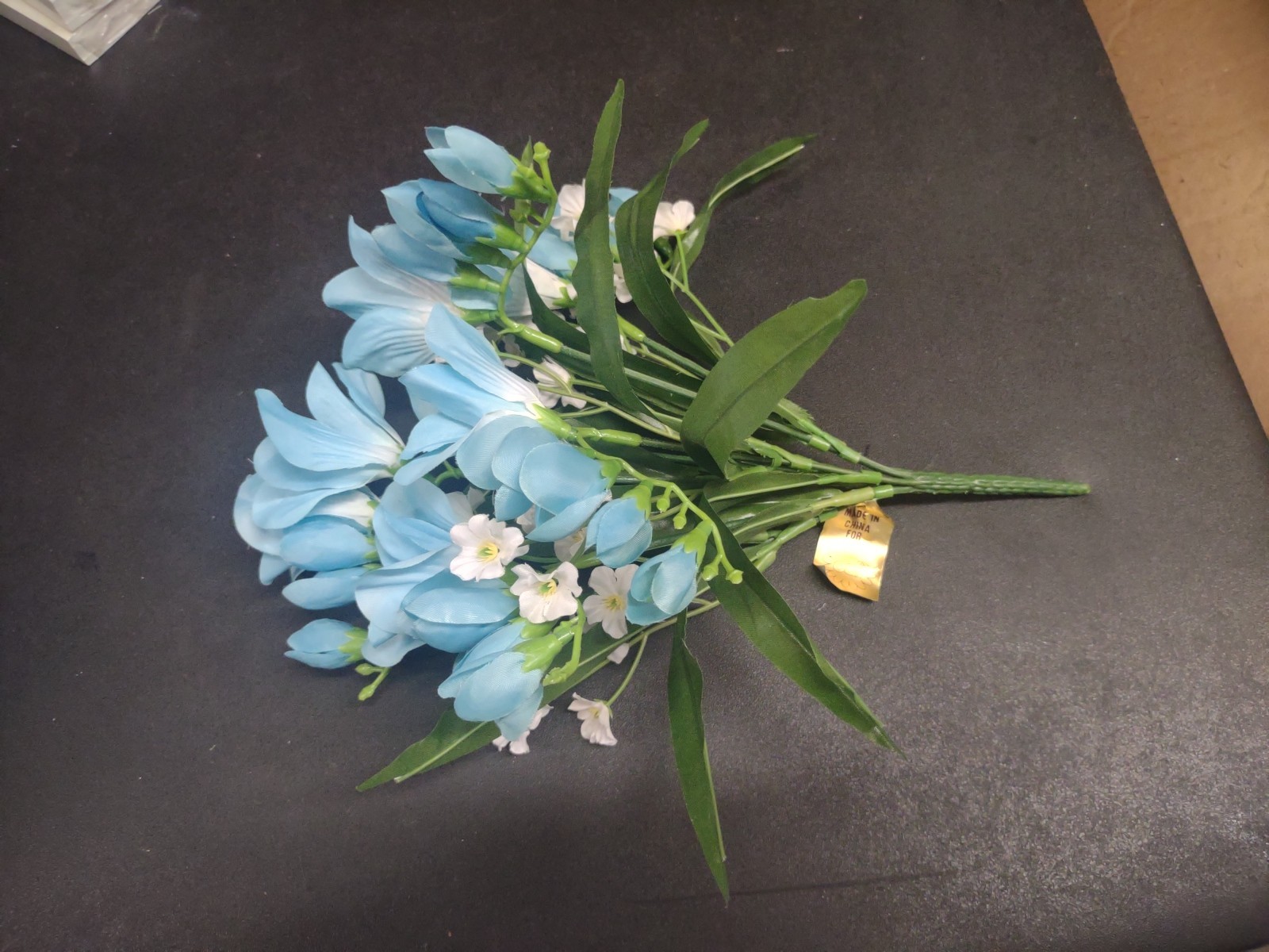 Vintage 10″ Silk Freesia Flower Bush, Sky Blue, 5 Stems, Baby’s Breath & Foliage