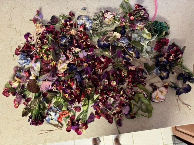 LOT Artificial Small Flower Joblot Mix Floral Craft Flowers Multicoloured G21