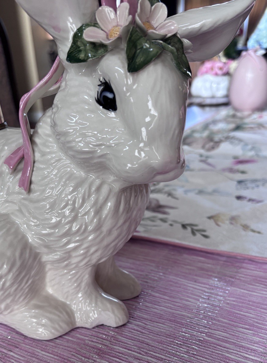 Betlar Inc, Bedroom Lamp, Rabbit Bunny , Bow White Pink Vintage California USA
