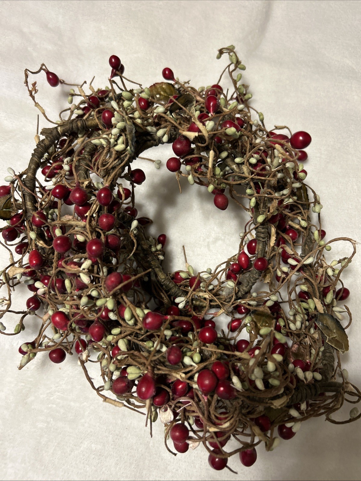 56″ Rustic RED PIP BERRY Pale Green /Cream Bud Window Shelf Garland Swag Vine