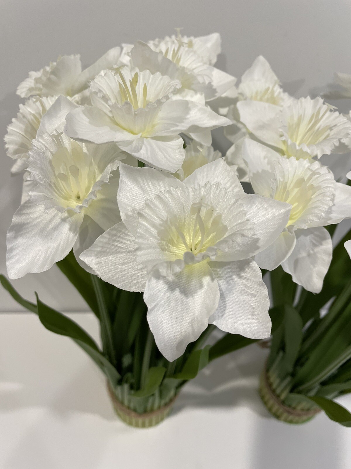Valerie Parr Hill Daffodil Bundles – Large 15” White Set of 2 NEW