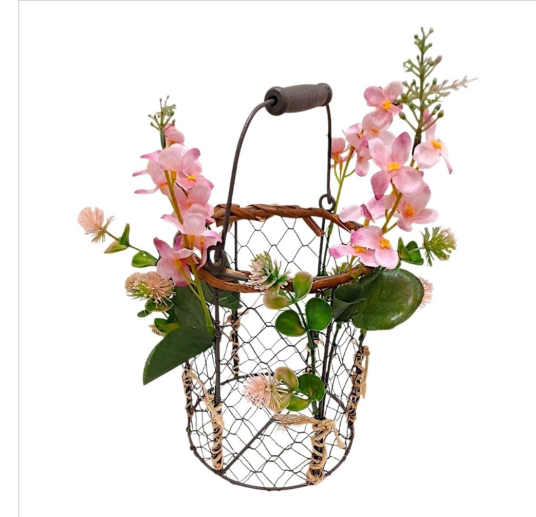 Vntg Farmhouse Wire Basket Floral Arrangement Wild Flowers Pink Cottagecore Boho