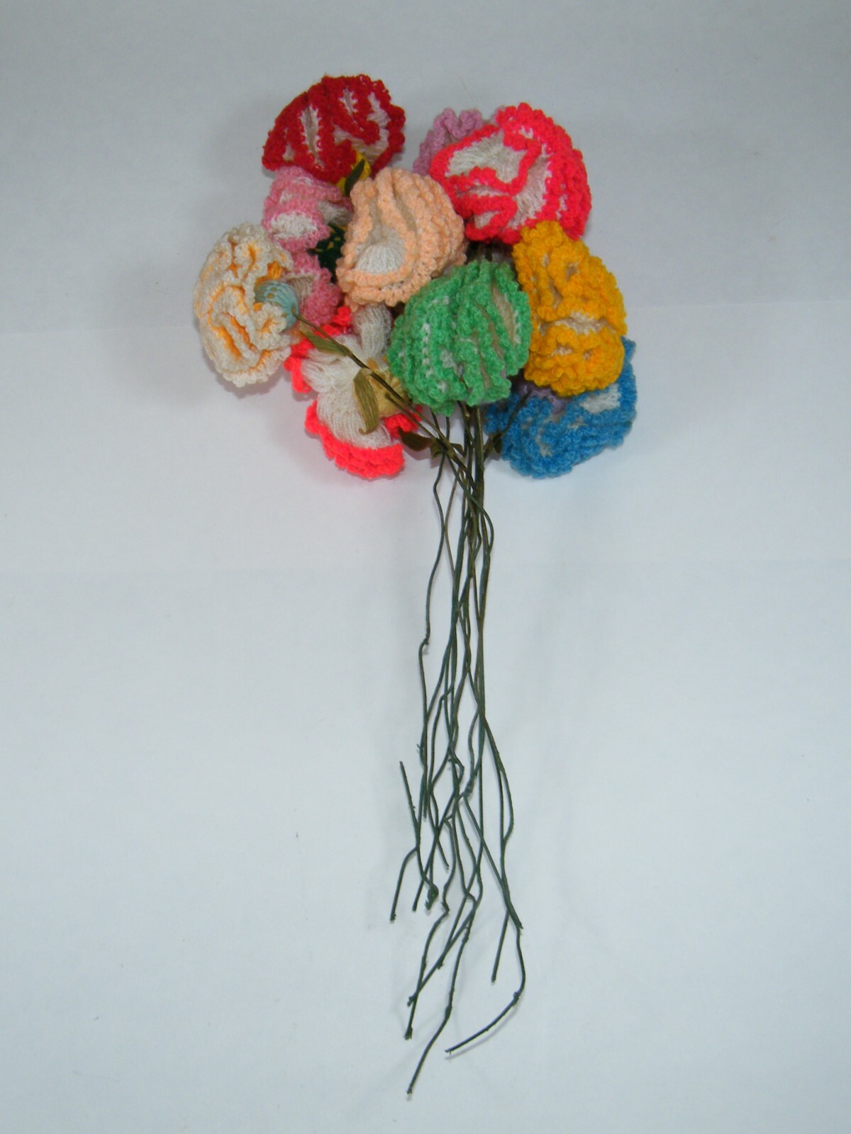 (12) HAND CROCHETED FLOWERS FLOWER BOUQUET WIRE STEMS