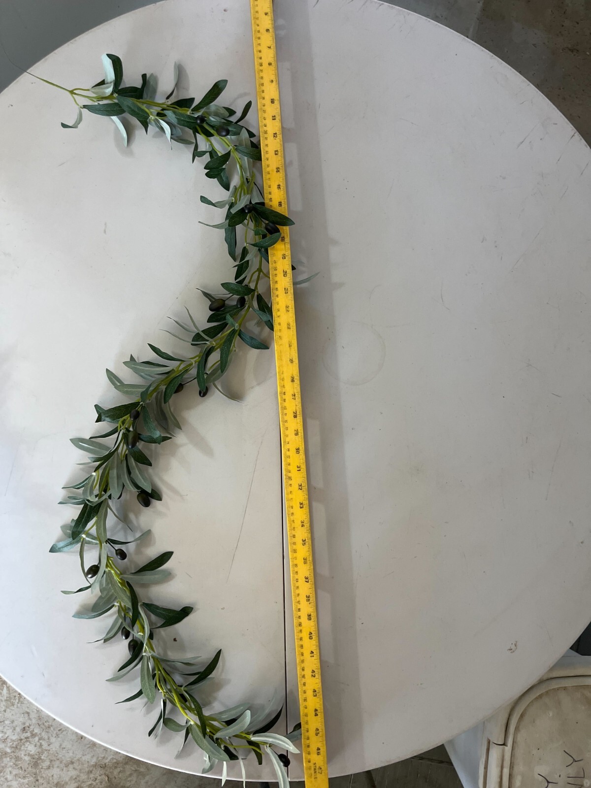 Artificial Plants & Garlands, Mixed varieties and sizes.