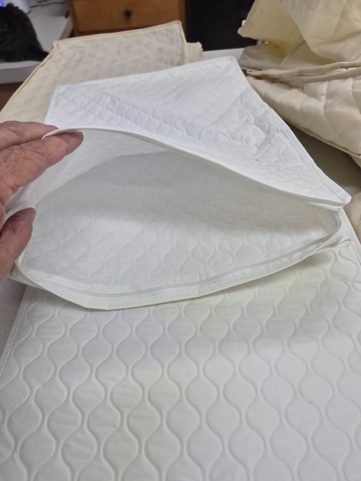 8 China Storage Bags Assorted Sizes Quilted Glasses Long Plate Protectors