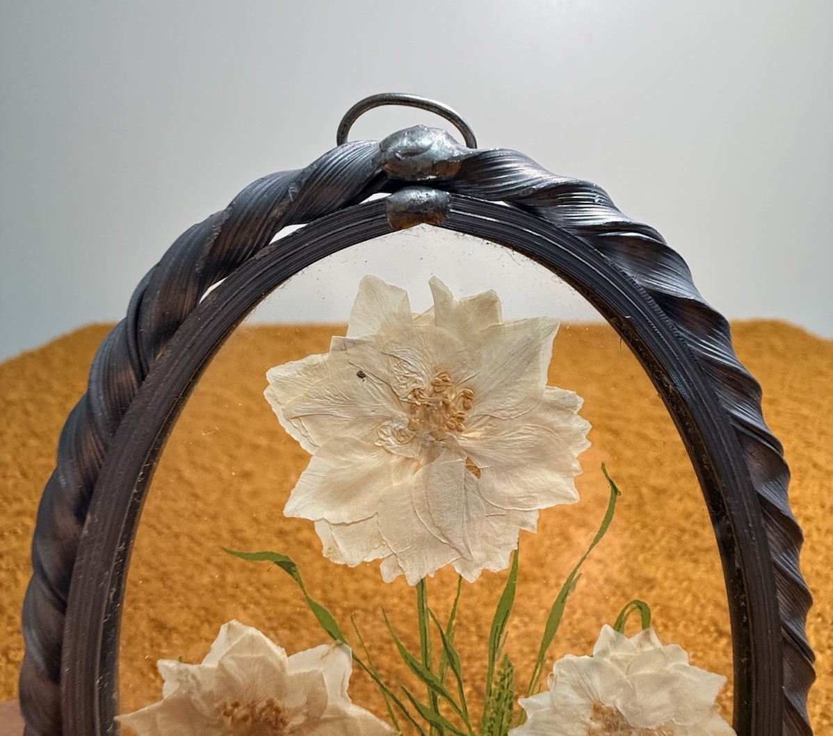 Pressed Flower Art Oval Glass Wall Decor 7in Dried Floral Arrangement