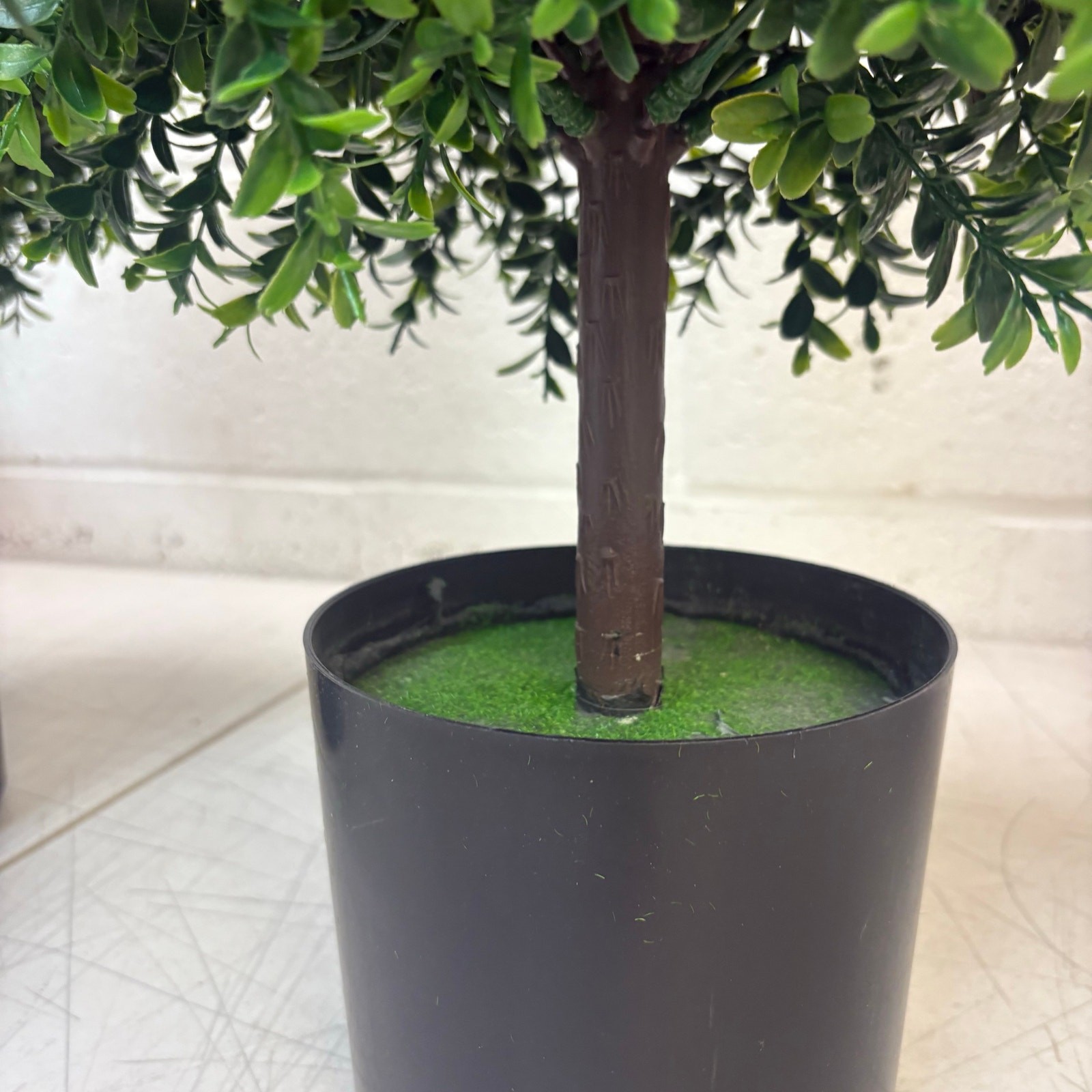Garvee Set-of-2 Artificial Topiary Boxwood Ball Trees 20″ Front Porch – Green