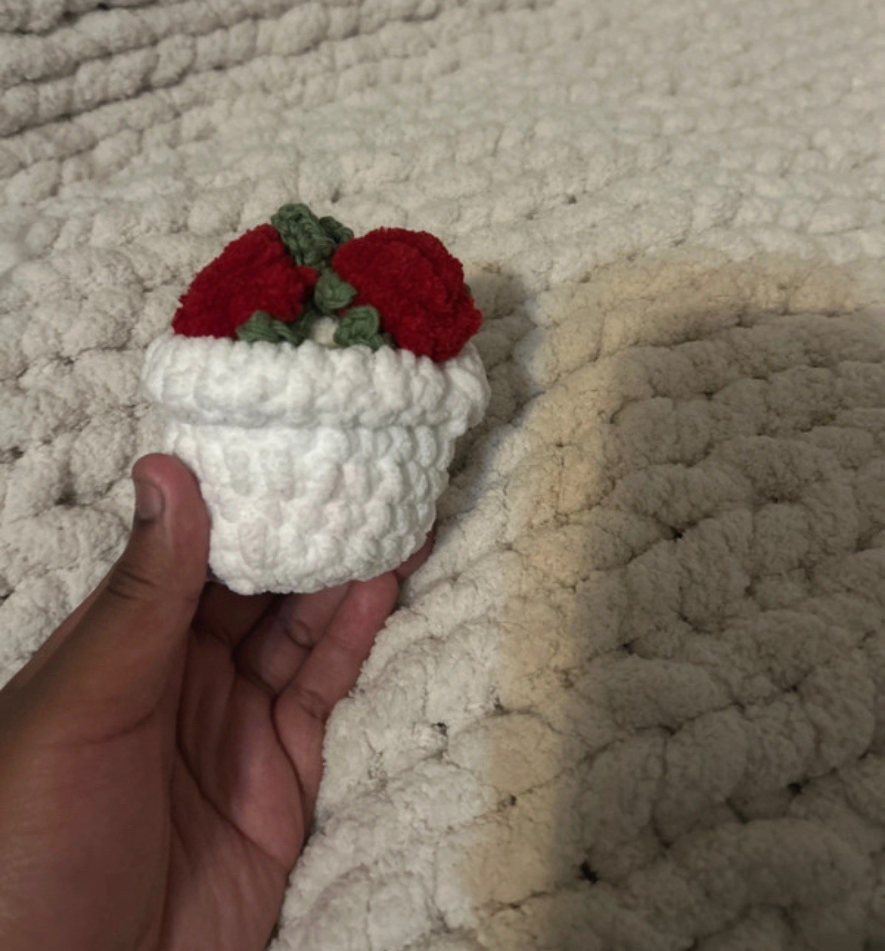 Handmade Crochet Yarn Artificial Rose Arrangement White Basket Red Green Floral
