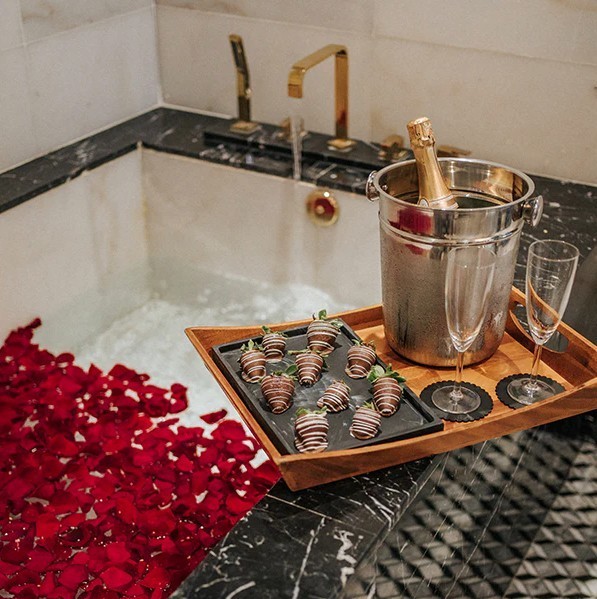 Valentines Day! Bed of Roses 100 Faux Rose Petals with 4 LED tea lights