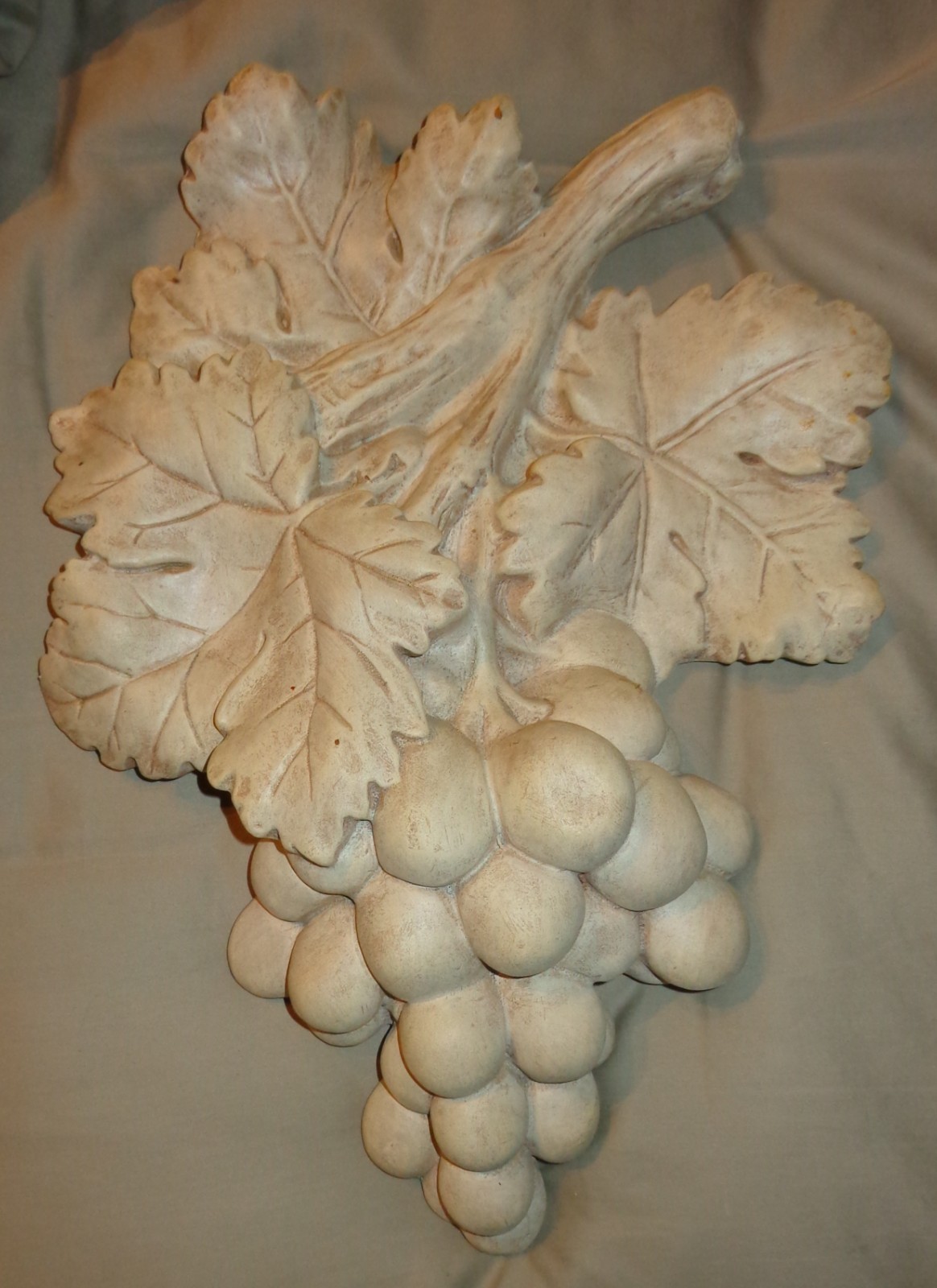 Beautiful Large Decorative Grape Cluster Leaves Pottery Wall Decor Decoration