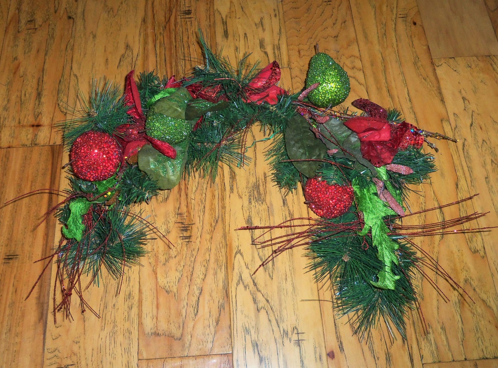 Artificial Sugar Coated Faux Fake Fruit & Foliage Wall Hanging Garland Spray Red