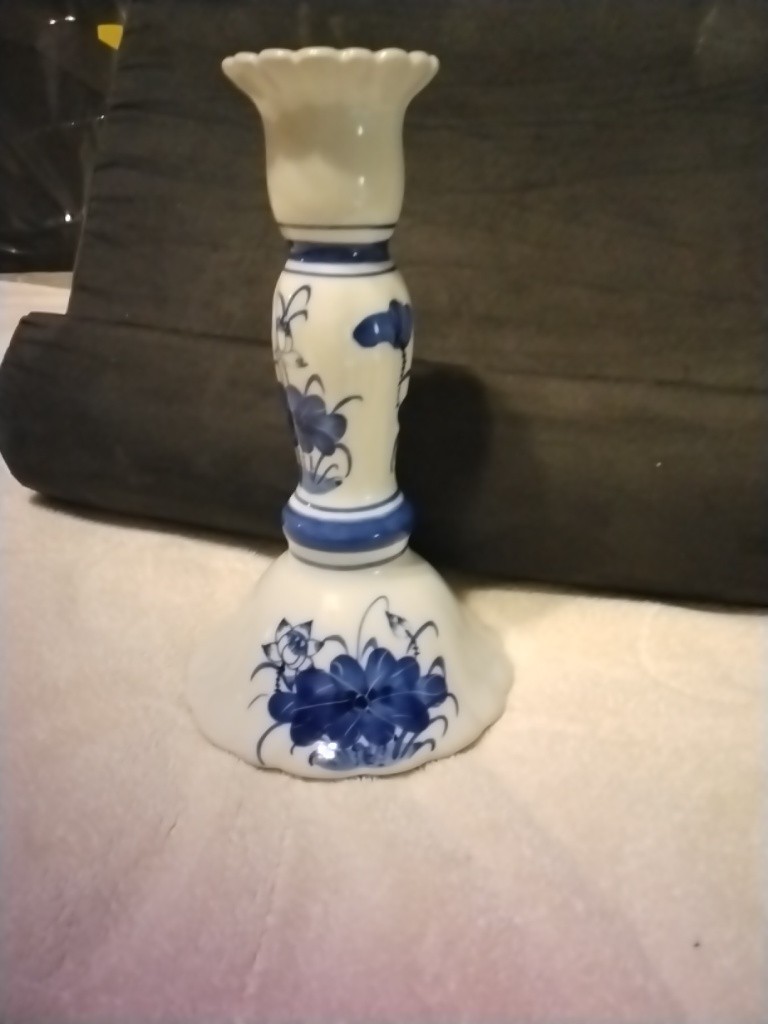 BEAUTIFUL SET OF BLUE/WHITE FLORAL DESIGN ITEMS