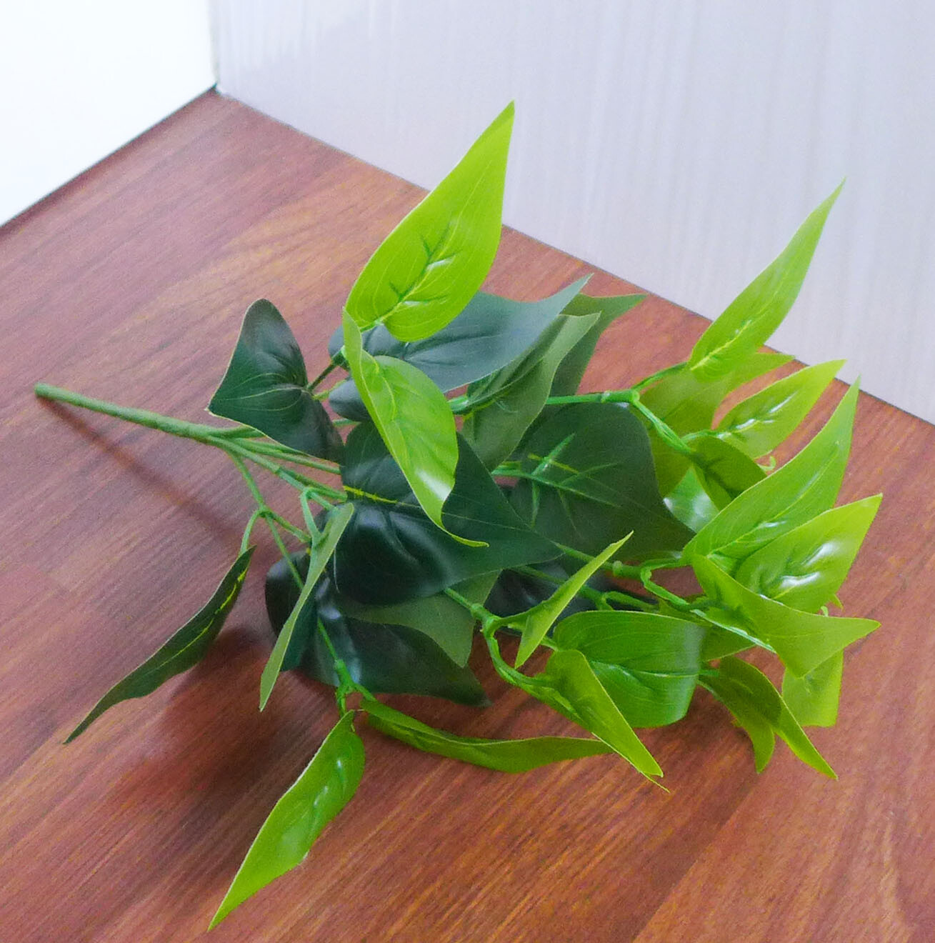 Set of 4 Artificial Small Green Leaf Grass Lifelike Plants