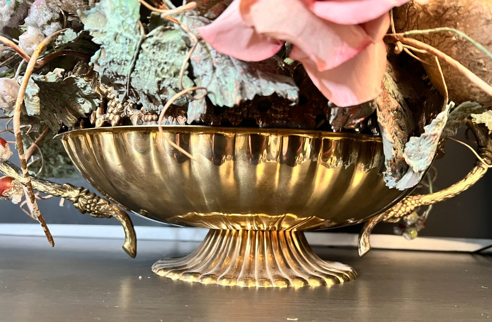 Vtg Large Ornate Grapevine Gooseneck Handle Brass Centerpiece Bowl Faux Flowers