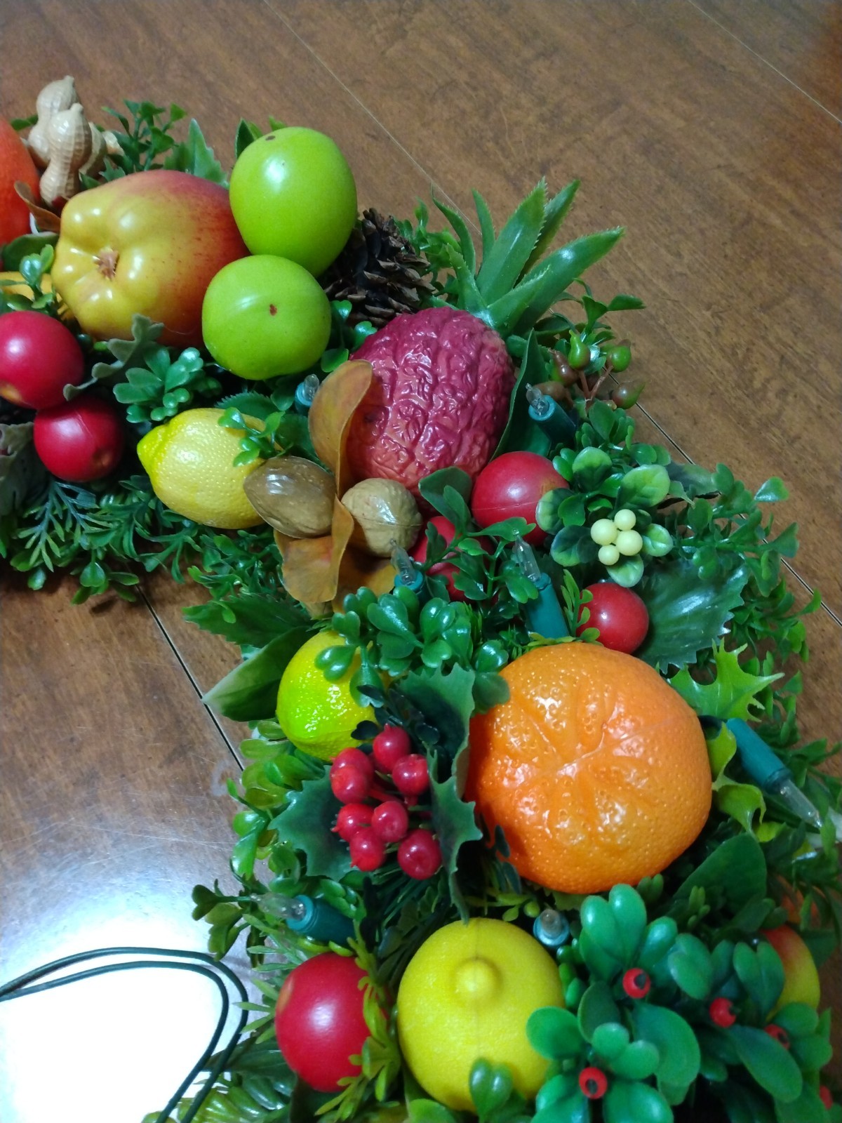 VTG Fall Christmas Door Wreath Large 23″ Fruit Nuts Apples Berries Lighted w/Bow