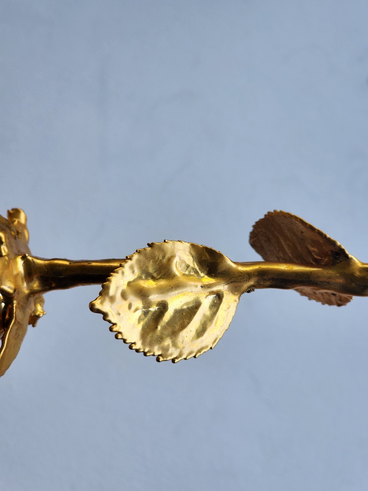 Vintage 12″ Gold Tone Long Stem Rose Decorative Metal Flower Floral Display