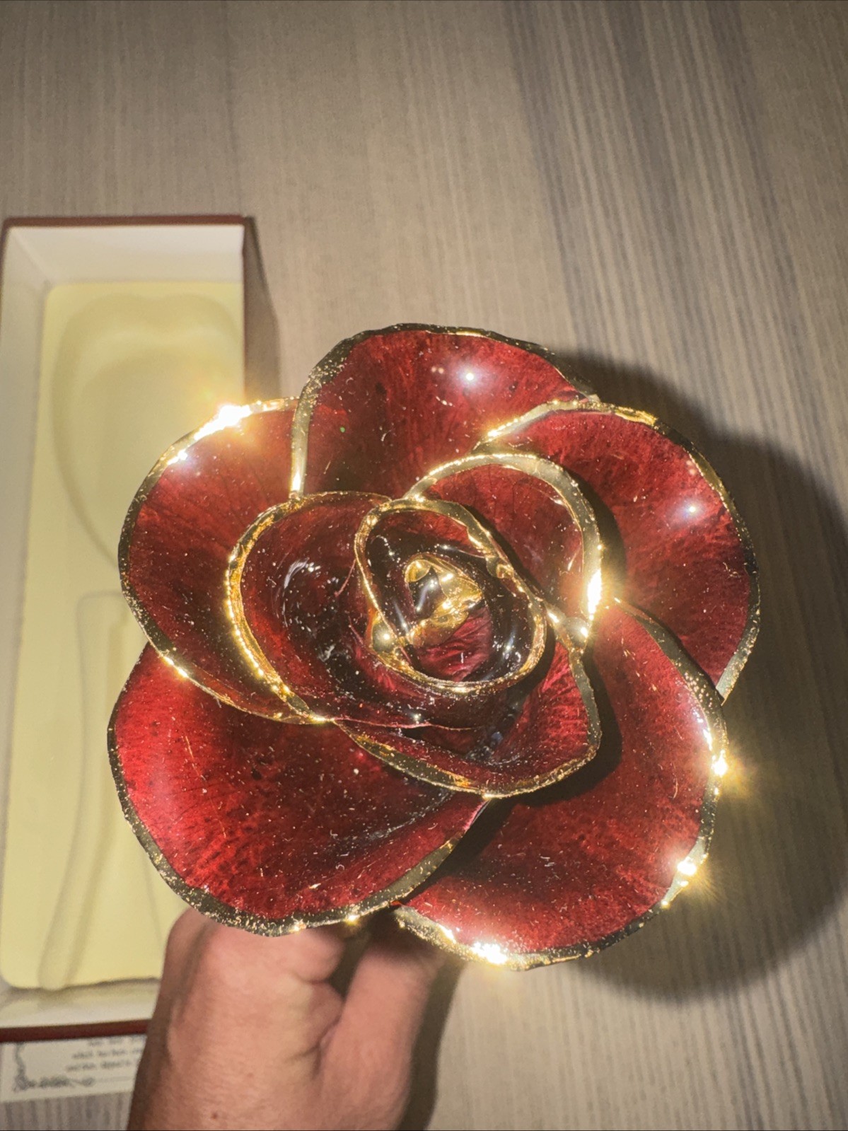 LIVING GOLD REAL ROSE DIPPED IN 24K YELLOW GOLD BOXED