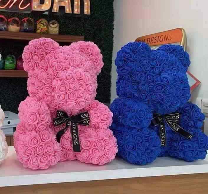 Valentine’s Teddy Bear Gift Set: Artificial Foam Bears with Roses in a Box