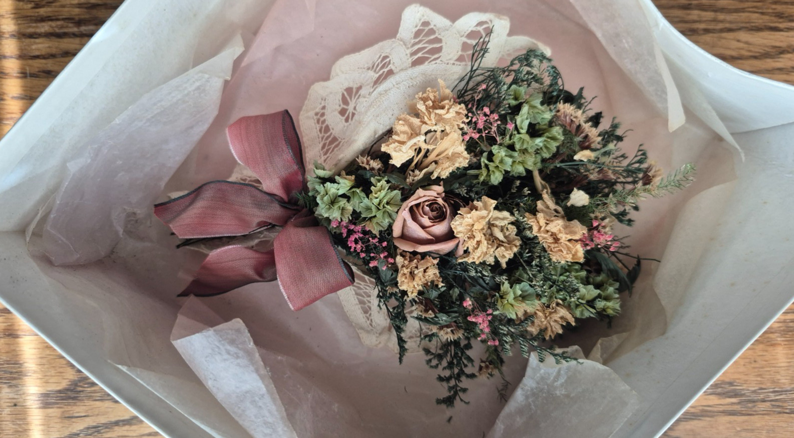 New in Box Vintage Deadstock Small Dried Preserved Flower Bouquet Wall Decor Rom