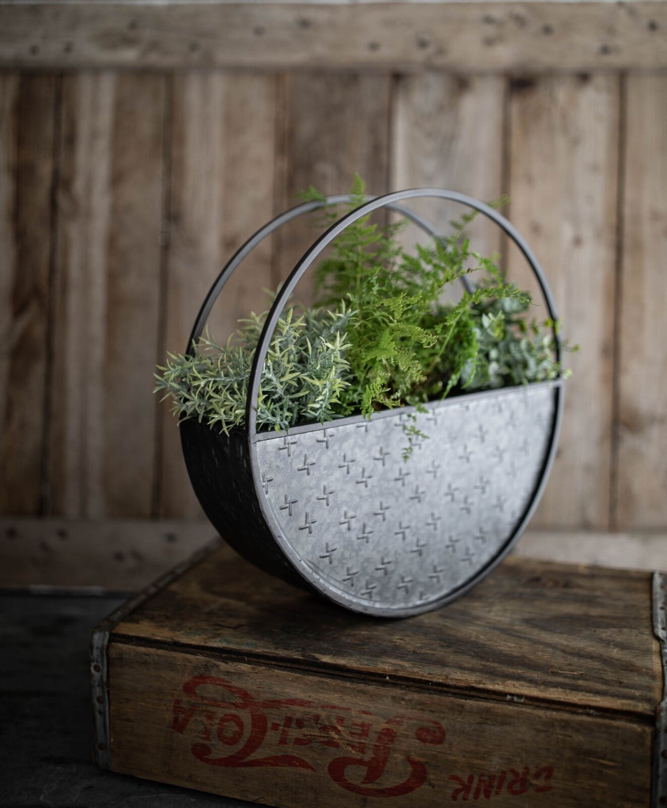 Rustic Farmhouse Cottagecore Metal Round Wall Planter Country Wreath