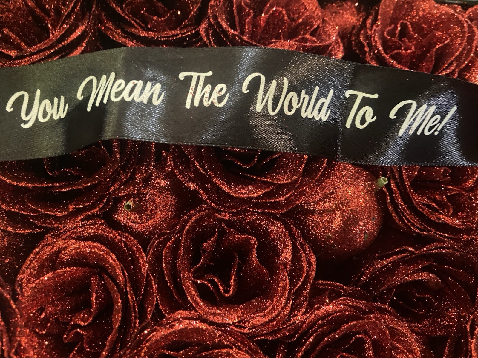 Luxe Eternal Red Roses Set