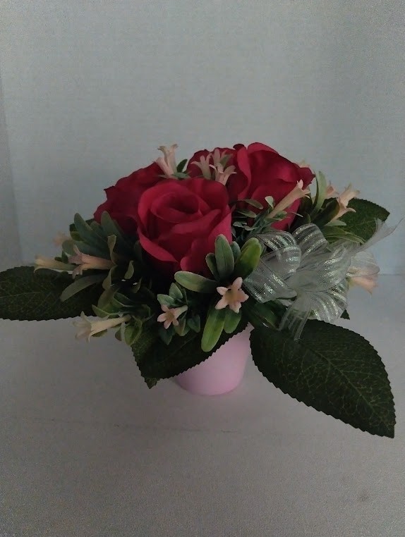 Cute little gift of FUCHSIA roses