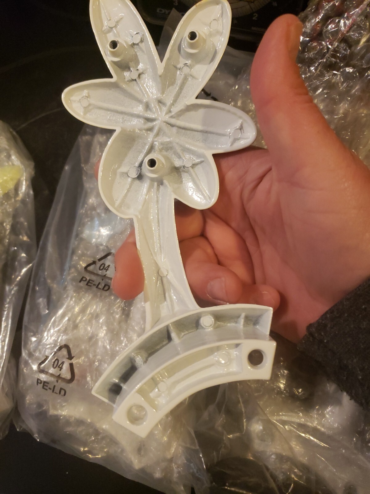 Flower Pastel Screw To Round Edge Decor Metal