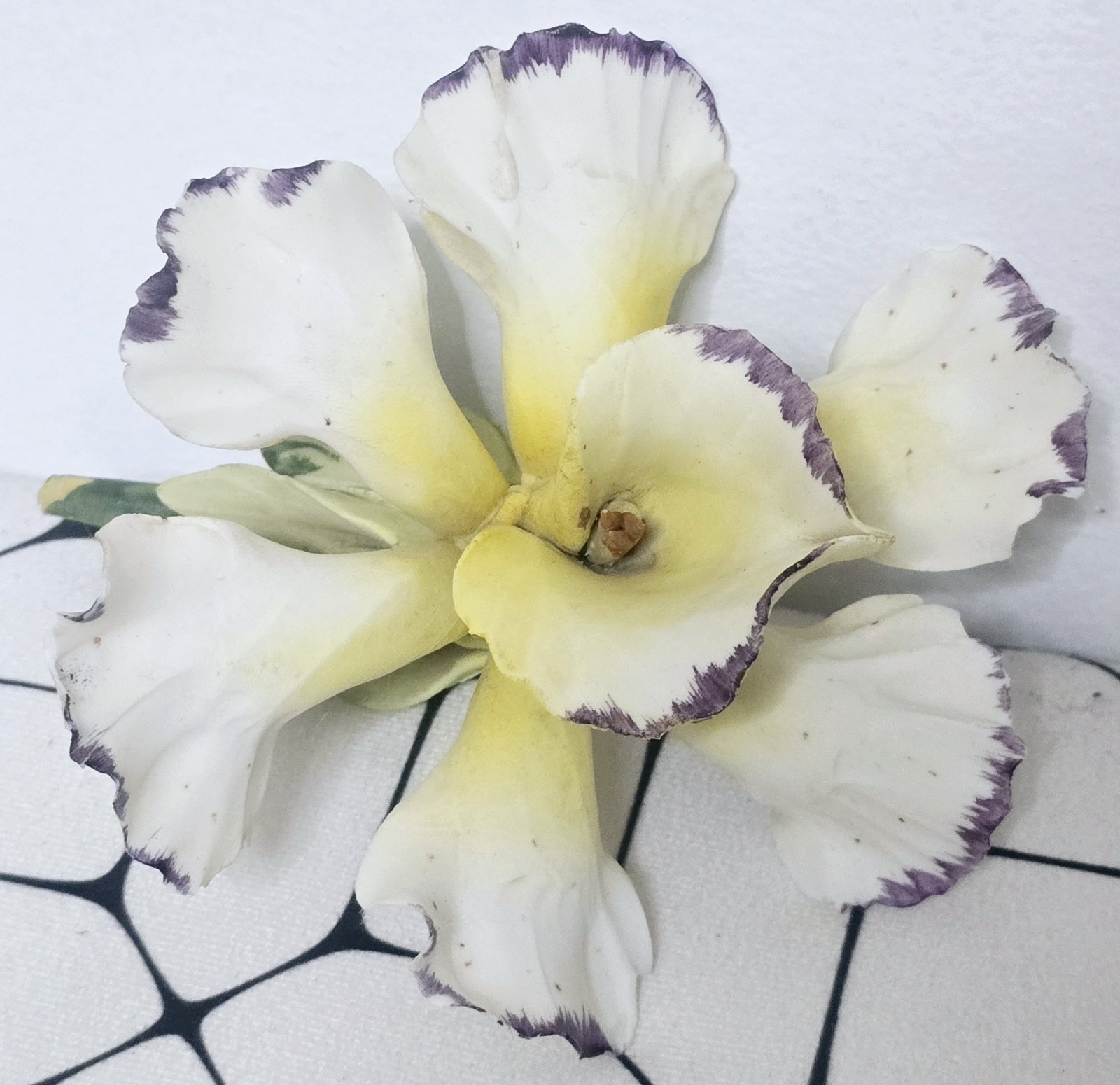 Gorgeous Vintage Napoleon Capodimonte Porcelain Yellow Orchid Made In Italy