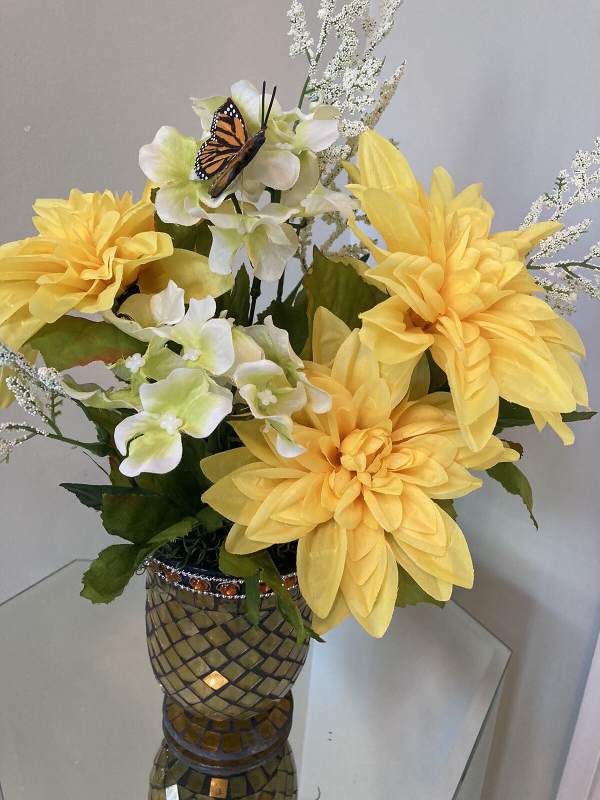 Artificial Floral ARRANGEMENT Flower Yellow and cream,16×13,with glass Vase.