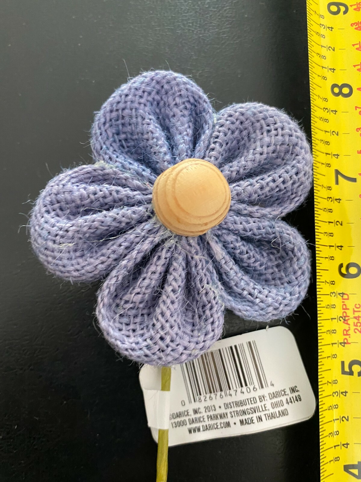 Chose from 2 styles of Burlap Daisy Pick 3″x8″ Flower Craft pick