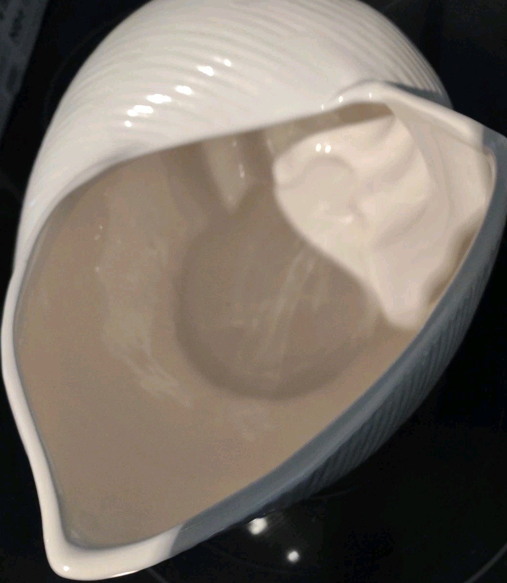 White Ceramic Sea Shell Plant Holder/Container H 9 In. X L 12.5 In X W 8 In. ML