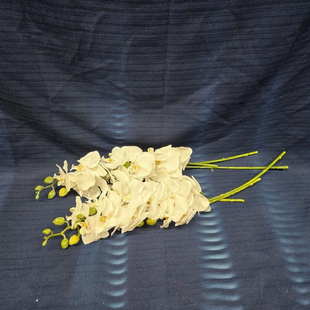 Faux White Flowers with Green Unopen Buds – Faux Flower Decor Silver Glitter