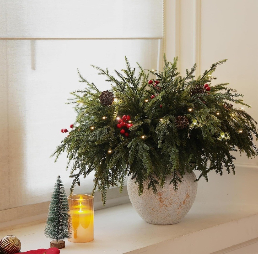 20 Pcs Christmas Norfolk Pine Branches 24″ Artificial Decor w/ White Lights NEW