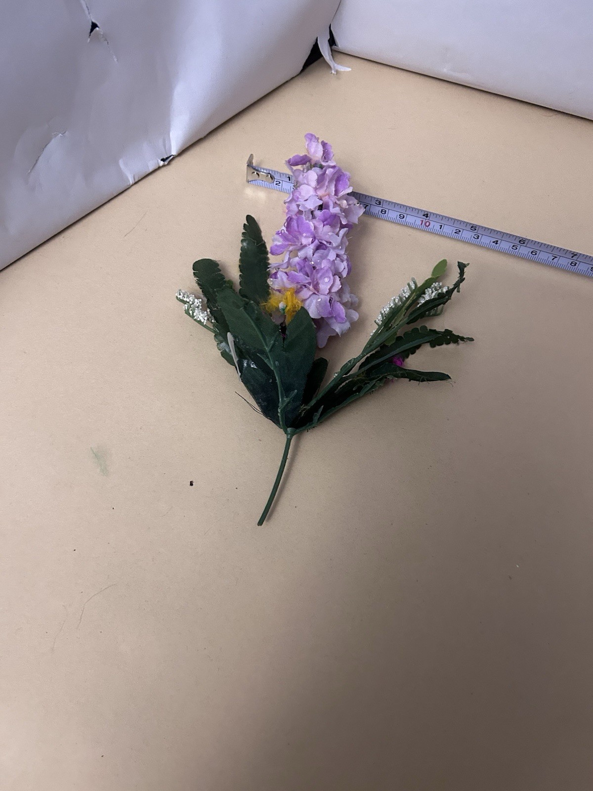 VTG purple plastic/cloth fake flowers
