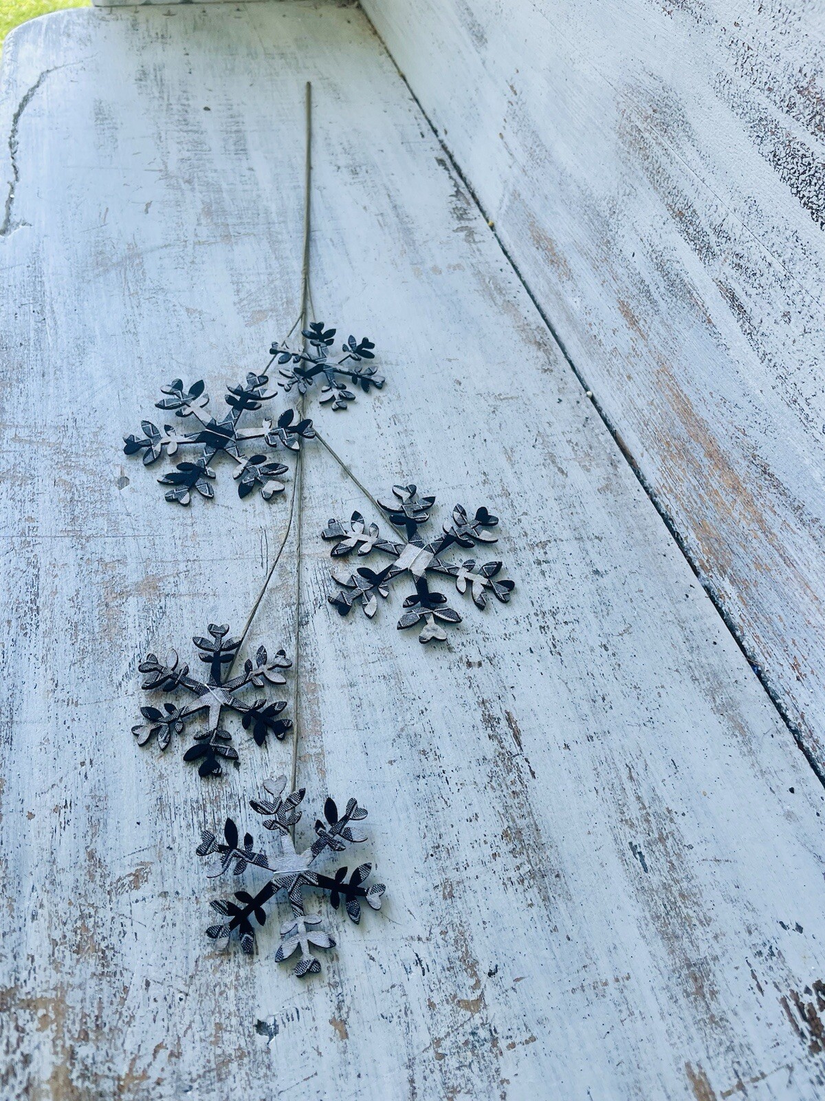 Black & White Plaid Snowflake Spray 27”