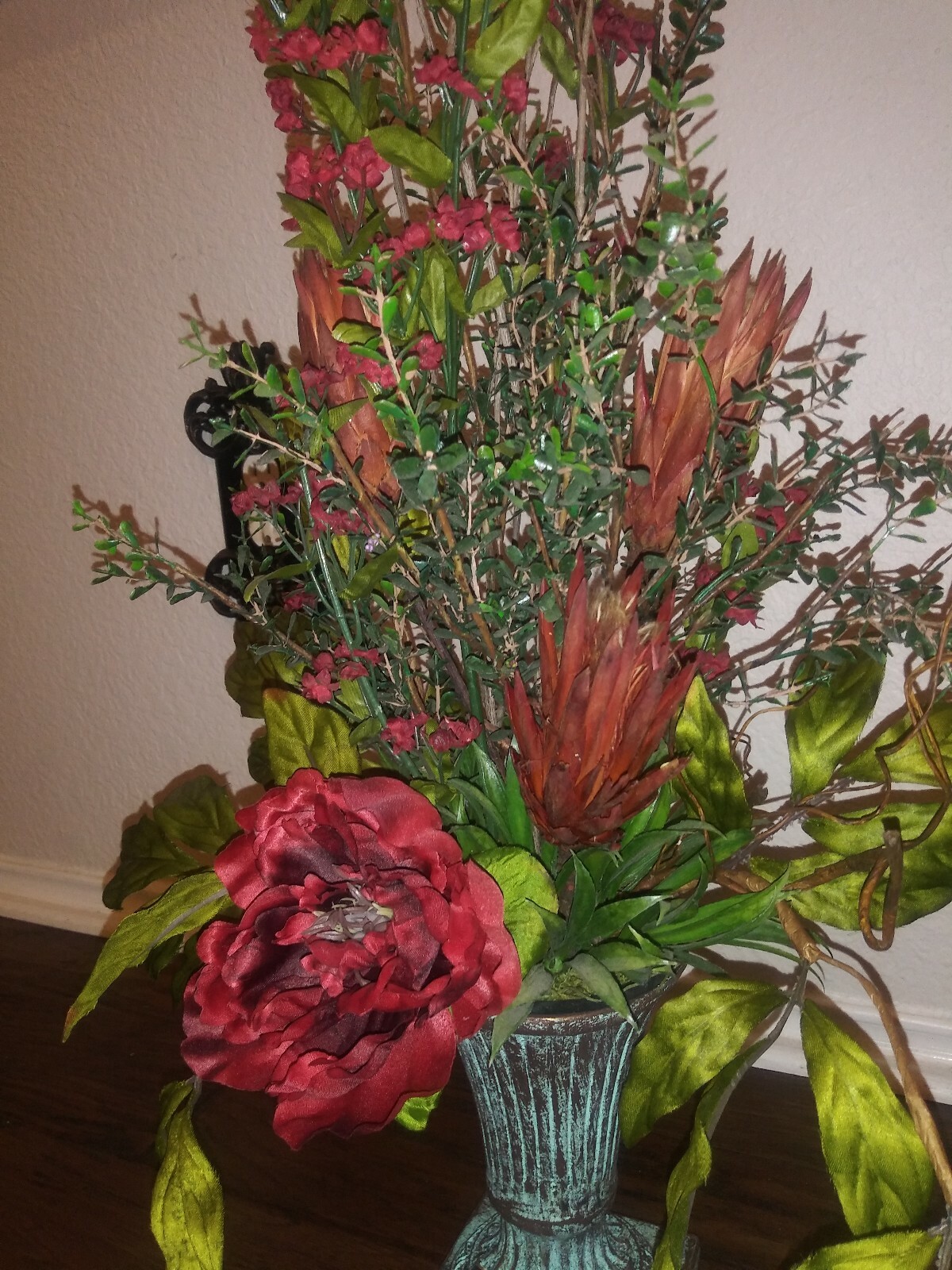 Red Floral One Side Traditional Tuscan Floral Silk Tabletop Custom Arrangement