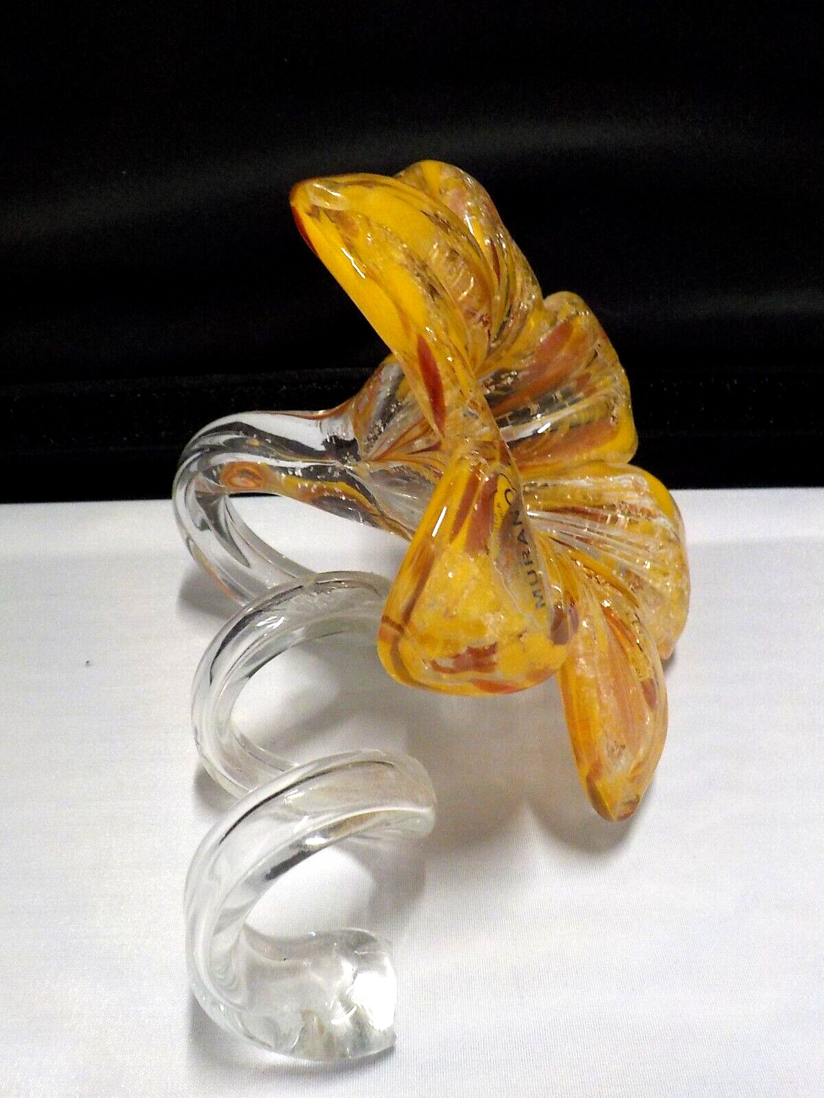 BEAUTIFUL MURANO 6 PETAL ORANGE AND RED FREE STANDING GLASS FLOWER PREOWNED