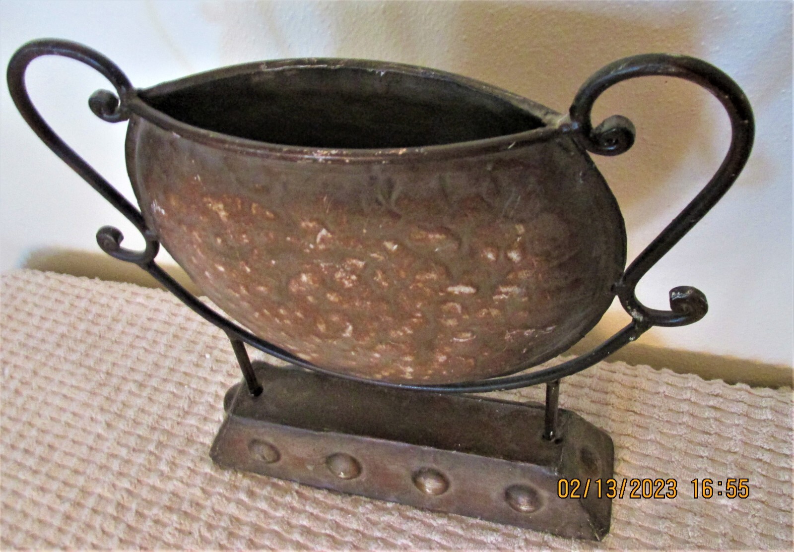Metal Table Top Decor for Floral Arrangement
