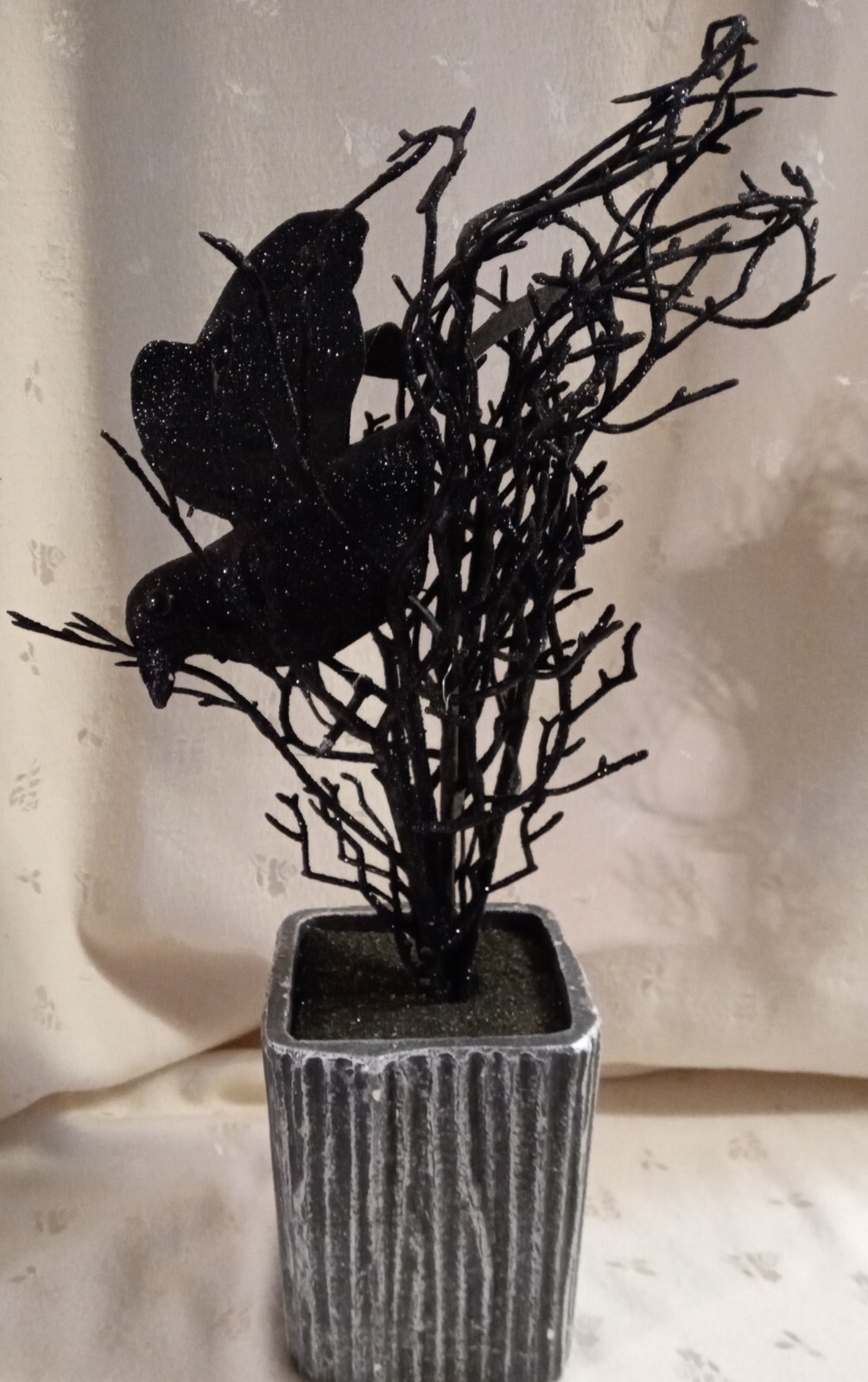 NWT Halloween Floral Arrangement-Blk Glitter Crow in Blk Glitter Tree – 16″T