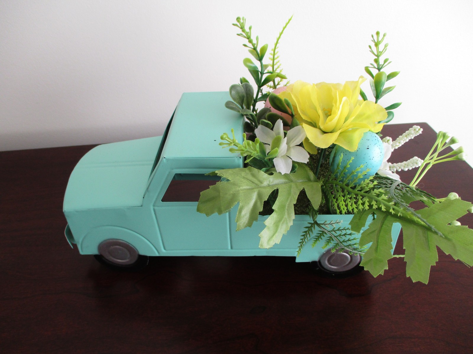 Spring Blue PICK-UP TRUCK flowers & eggs BLUE GREEN YELLOW WHITE 11″ x 5″ tall