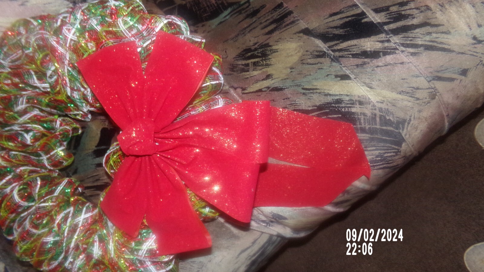 NEW 20″ Christmas Wreath Red Green Big Glitter Bow Lovingly Handmade by Dolley!