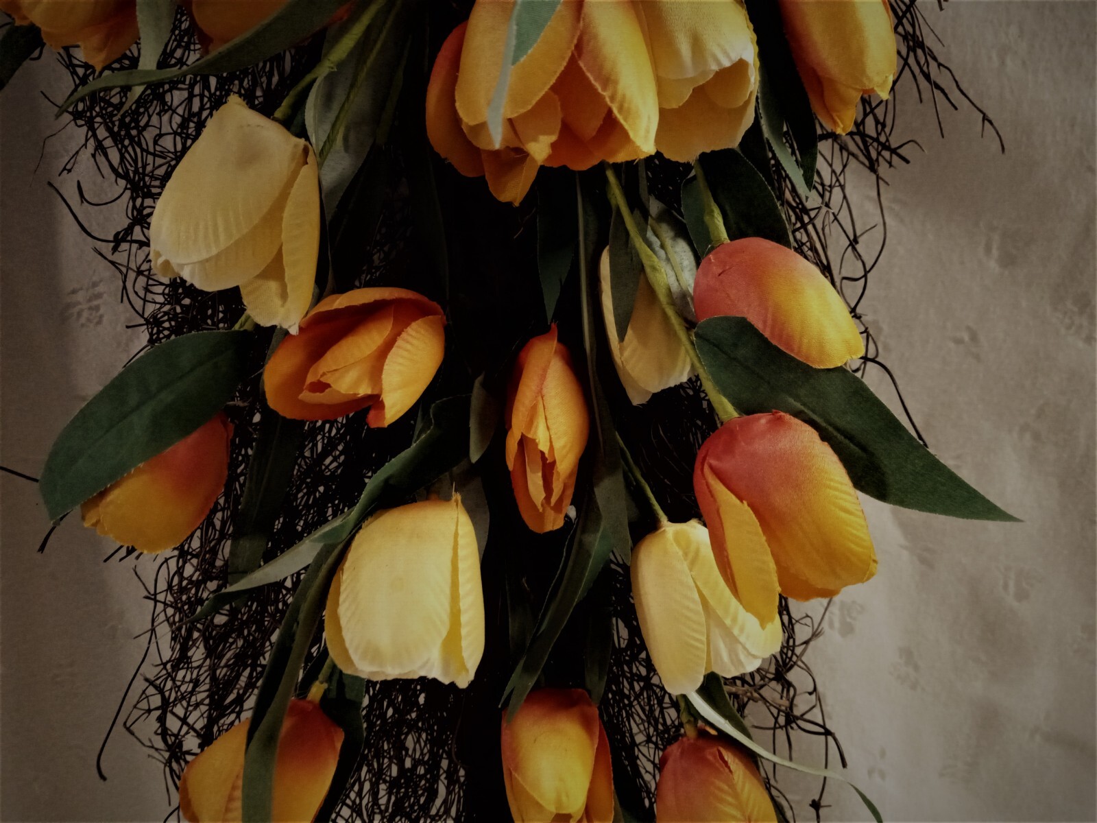 NWT 27″T Grapevine Teardrop – Blk & White Bow Atop Yellow & Orange Tulips