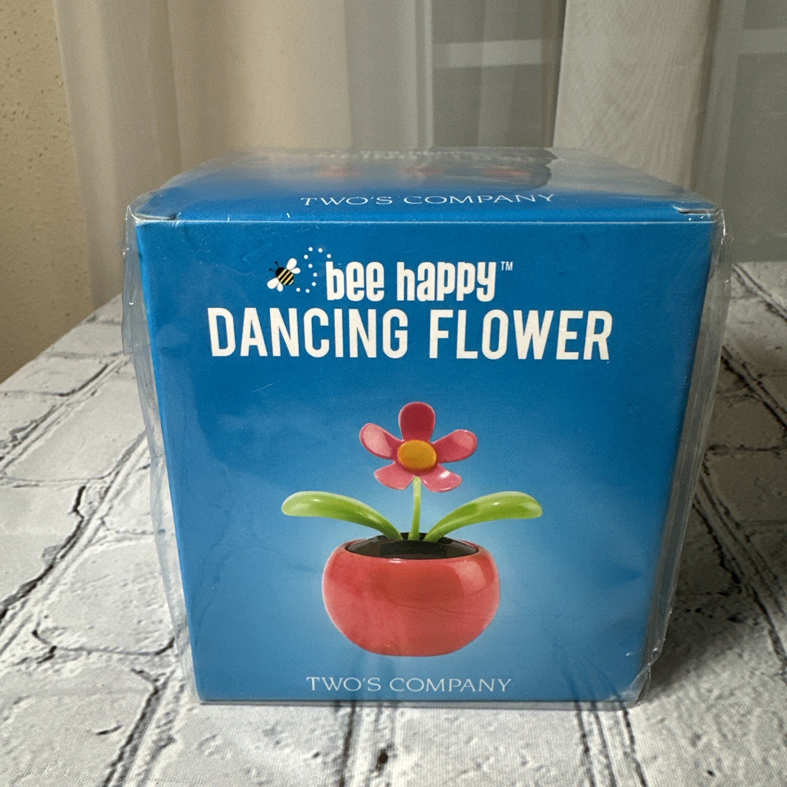 Solar Powered Dancing Pot Flower Figurine Two’s Company Bee Happy Pink New
