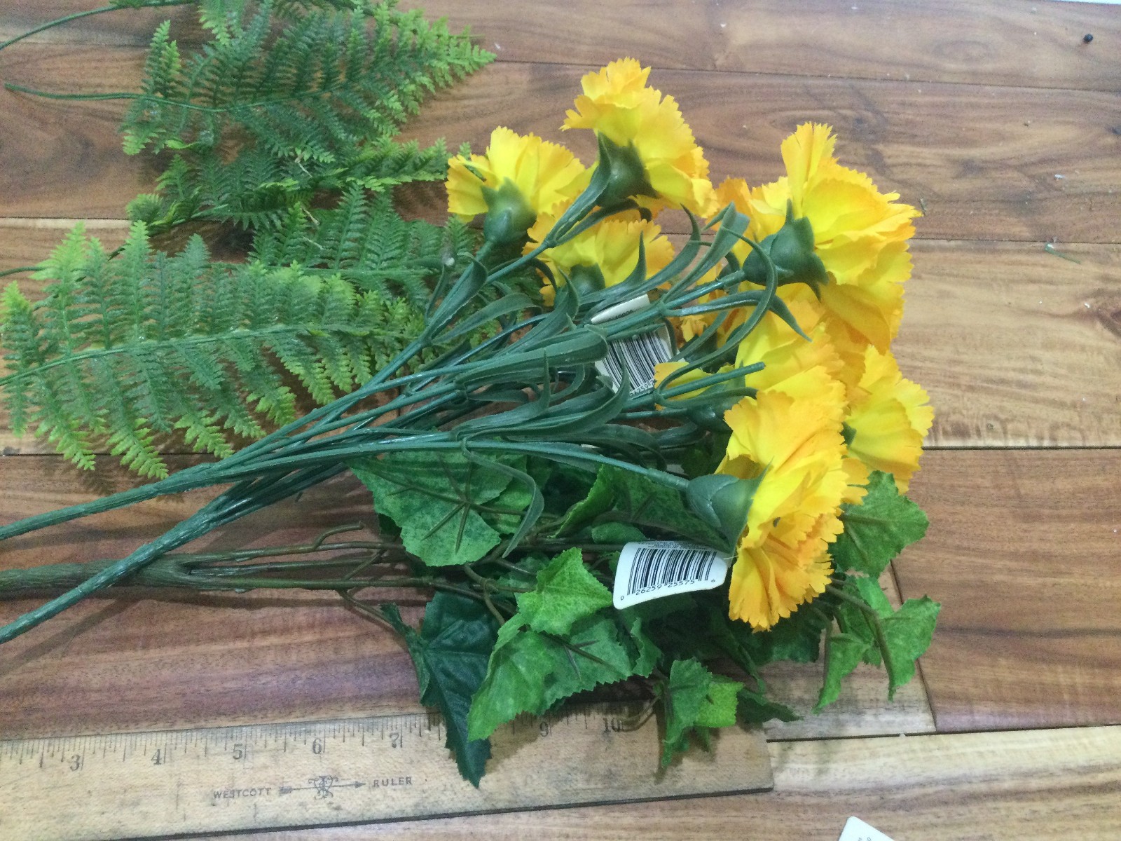 Vtg bouquet 12” yellow carnation Flowers 2 bushes,+ 5+ poly Fern +Ivy bush