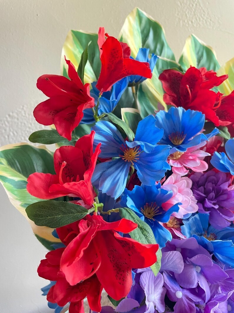 Tropical Floral Arrangement: Colorful Beach House Decor, Cute Table Centerpiece