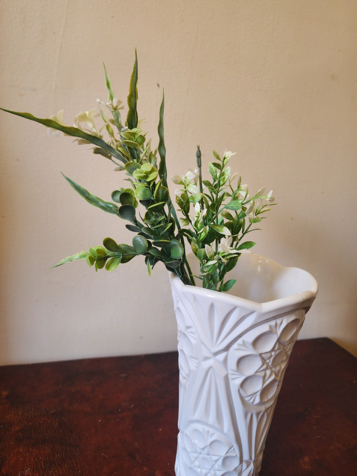 19” Eucalyptus Springerii Seeded Cluster • Faux Greenery Stem