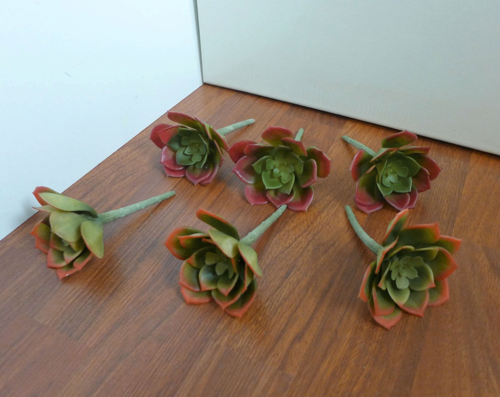 Set of 6 Small Snow Lotus Artificial Plastic Desert Succulents Grass(2 colors)